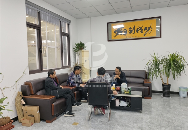 鋸末91视频大全黄色迎來遠方的客戶來訪