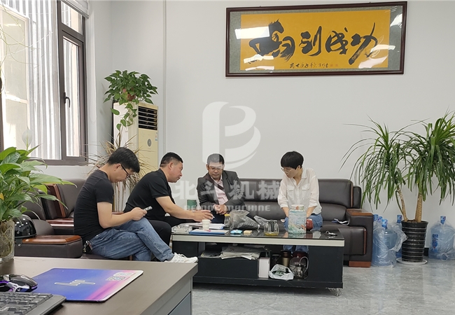 印尼客戶來91视频下载网站機械洽談91视频大全黄色業務