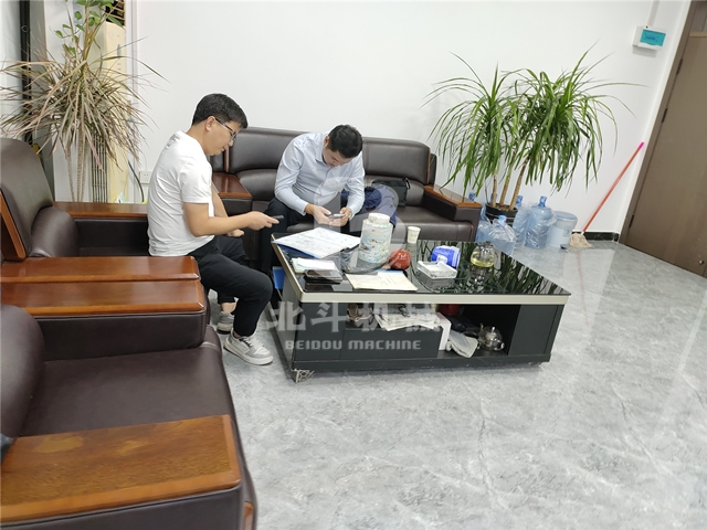 蘇州客戶慕名考察我廠竹木91视频大全黄色