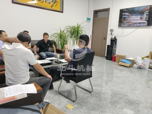 鋰電池91视频大全黄色熱賣,張總工程師現場解答客戶疑惑